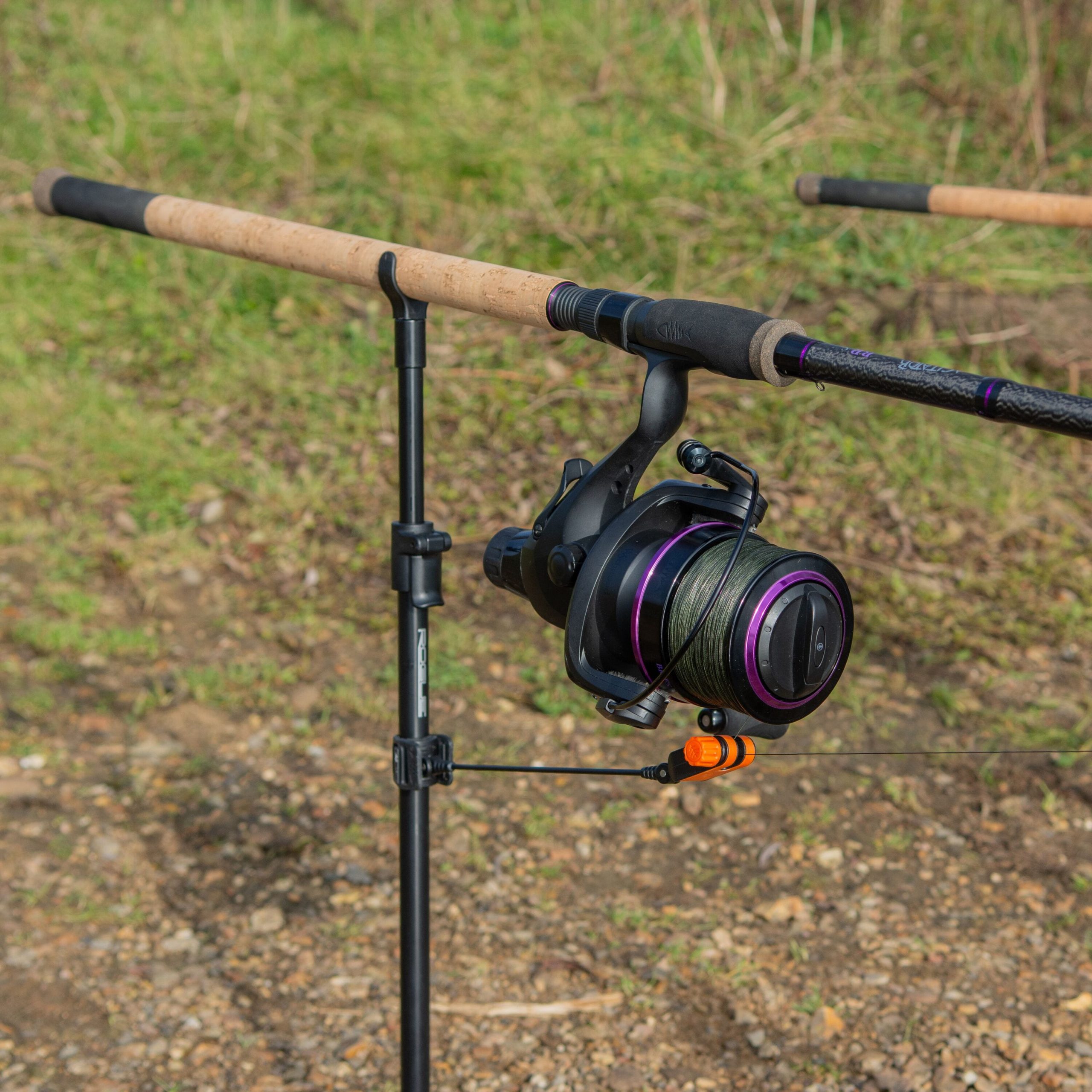 Free Spin System: Quick and easy switching between free spool and drag mode for optimal control. Durable Construction: Crafted with a high-quality zinc alloy, corrosion resistant main gear and oversized spindle to withstand the toughest of conditions and the rigors of modern predator fishing. Smooth Operation: Equipped with 5+1 precision-engineered high grade Stainless steel bearings and a finely tuned carbon drag system with upto 14kg of drag pressure. Ergonomic Design: CNC machined Aluminium handle with a comfortable, anti-slip EVA Power grip to minimize fatigue. Long Cast Spool System: One piece billet aluminium CNC machined lightweight spool, for enhanced line capacity, smooth line lay and effortless casting ability. Gear Ratio: