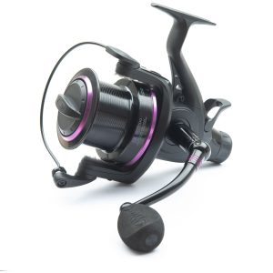 Free Spin System: Quick and easy switching between free spool and drag mode for optimal control. Durable Construction: Crafted with a high-quality zinc alloy, corrosion resistant main gear and oversized spindle to withstand the toughest of conditions and the rigors of modern predator fishing. Smooth Operation: Equipped with 5+1 precision-engineered high grade Stainless steel bearings and a finely tuned carbon drag system with upto 14kg of drag pressure. Ergonomic Design: CNC machined Aluminium handle with a comfortable, anti-slip EVA Power grip to minimize fatigue. Long Cast Spool System: One piece billet aluminium CNC machined lightweight spool, for enhanced line capacity, smooth line lay and effortless casting ability. Gear Ratio: